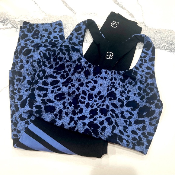 Bombshell Sportswear Other - Bombshell Sportswear Scrunch Thigh Highs Leggings & Reversible Bra Blue Leopard